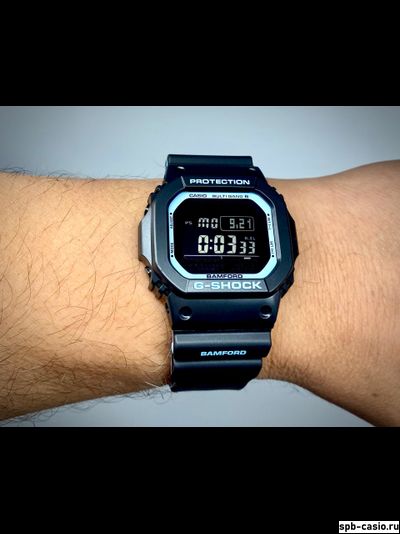 Часы Casio G-Shock GW-M5610BWD20-1ER