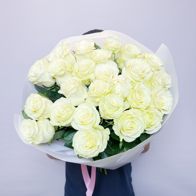 Букет белых роз Эквадор премиум 25 шт