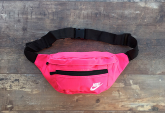 Сумка на пояс Nike