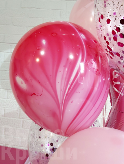 Красный мрамор - воздушный шарик в наборе с коробкой