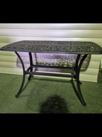 Журнальный стол из литого алюминия Valeria