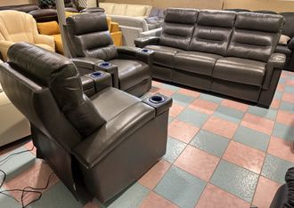 Новый!!! Гарнитур: кожаный диван-кровать + 2 кресла электрореклайнера, США. Натуральная кожа.
