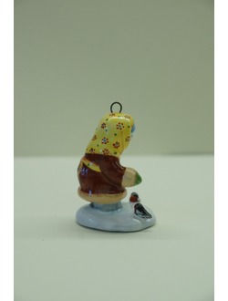 Девочка и птички - зимние забавы