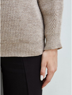 Свитер женский бежевый