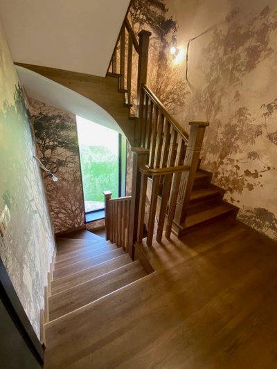 Отделка бетонной лестницы дубом