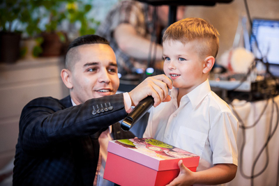 ВЕДУЩИЙ СЕРГЕЙ