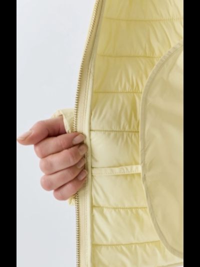 Легкая куртка со стежкой