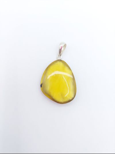 Кулон из матового янтаря  3