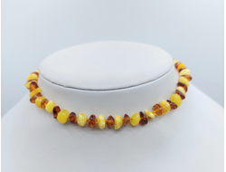 Детские бусы из натурального обработанного  янтаря через узелок арт.3