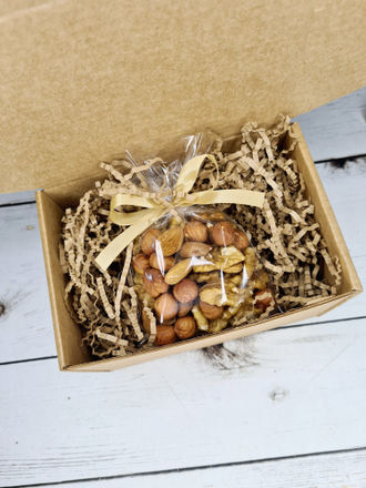 Коробочка Крафт мини (орехи и ягоды)
