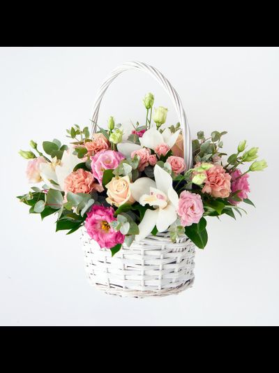 Корзина с орхидеями