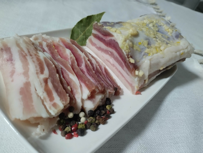 Сало соленое с чесноком домашнее | Ферма СытникЪ