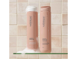 Разглаживает и увлажняет волосы