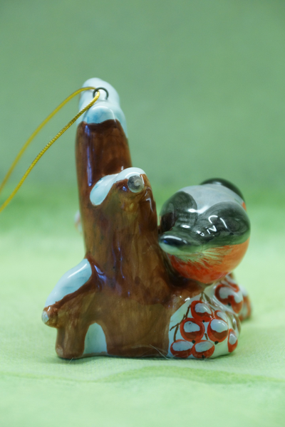 Снегирь на ветке - птицы России