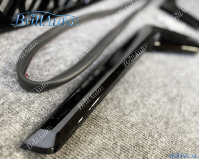 Решетка радиатора Toyota Land Cruiser 200 2015-2021 TRD черная антихром