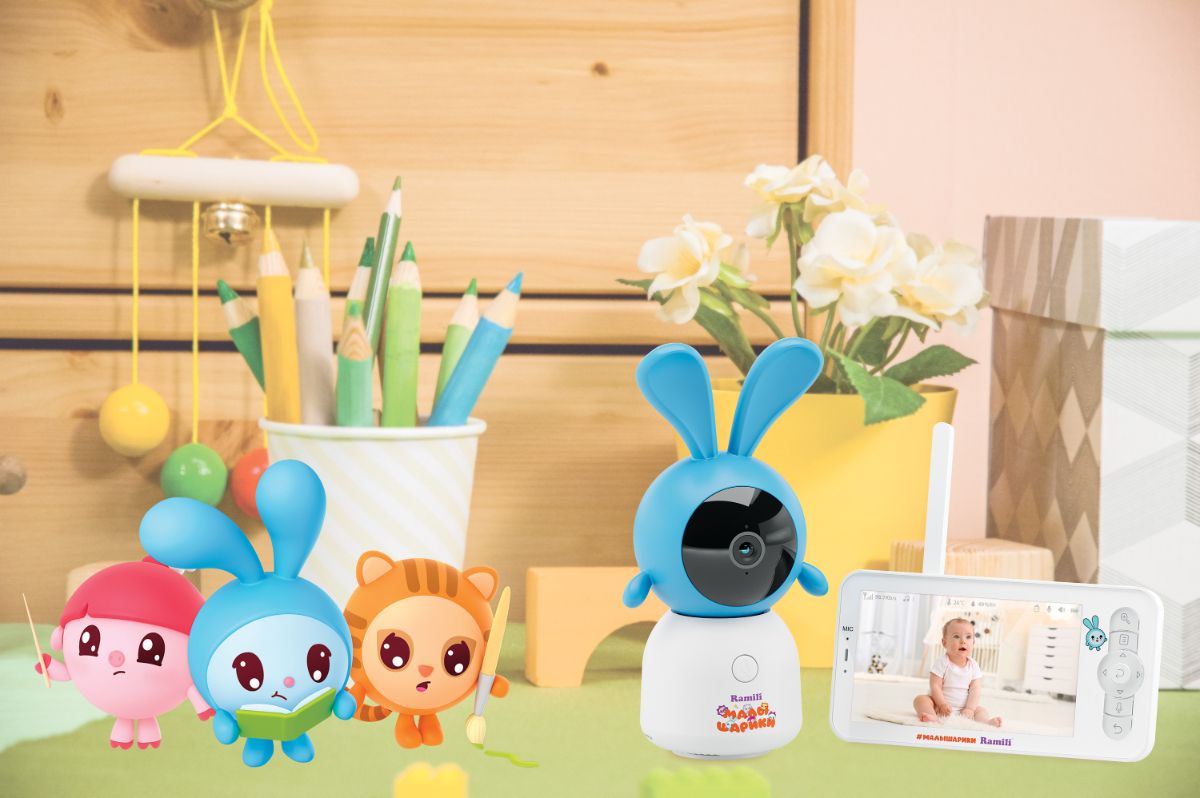 Комплект Ramili Baby RV100KROSH Крошик, Малышарики, Wi-Fi моторизированная видеоняня с креплением + 