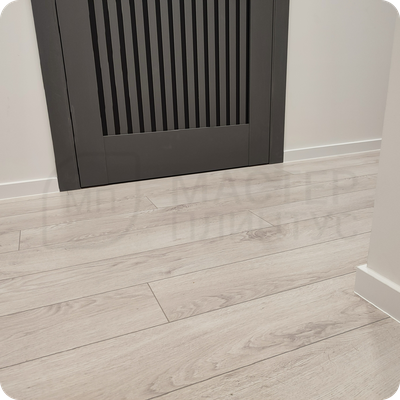 Плинтус ХДФ Dollken Cubu Flex Life XL 80мм Х 2,5 м 1013/5012 Белый в интерьере 11