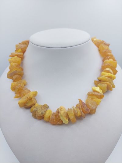 Лечебные бусы из крупного белого янтаря 10752