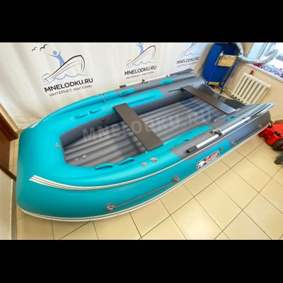 Моторная лодка REEF TRITON 370 S-MAX интегрированный фальшборт