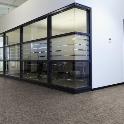 Биополы Wineo 1500 Fusion Combinations Flowers.Bright.Dark PL148C в интерьере офисного здания