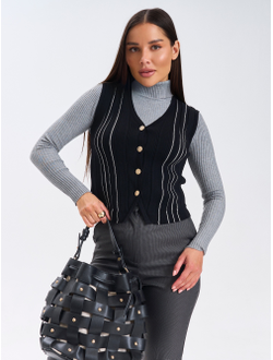 Жилет вязаный на пуговицах