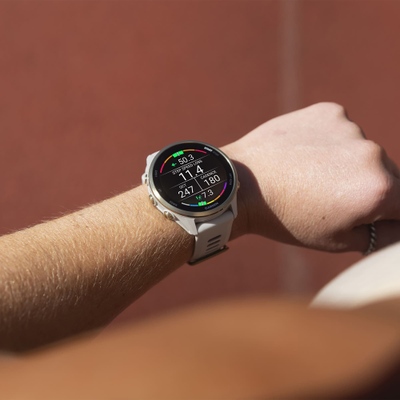 Часы Garmin Forerunner 970 Soft Gold Titanium French Grey / Translucent Indigo