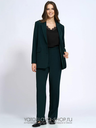 Комплект женский состоящий из жакета и брюк в темно-зеленом оттенке