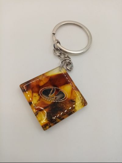 Брелок из натурального янтаря "Lada"