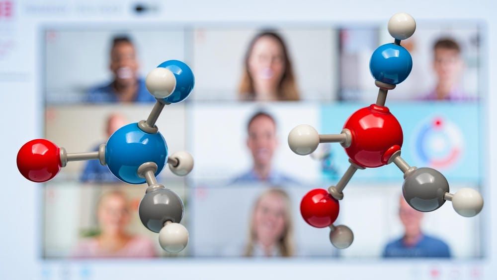 Молекулы окситоцина и дофамина на фоне цифрового интерфейса.