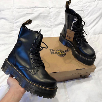 Ботинки Dr. Martens Jadon Smooth на платформе черные в Липецке