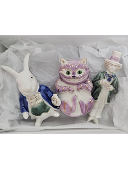 НАБОР ИЗ ТРЕХ ЕЛОЧНЫХ ИГРУШЕК СЕРИИ "АЛИСА В СТРАНЕ ЧУДЕС"