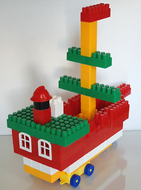 Корабль из конструктора лего. Sluban aircraft carrier m38-b0698. Кораблик из конструктора полесье. Конструктор полесье корабль. Лодка из металлического конструктора.