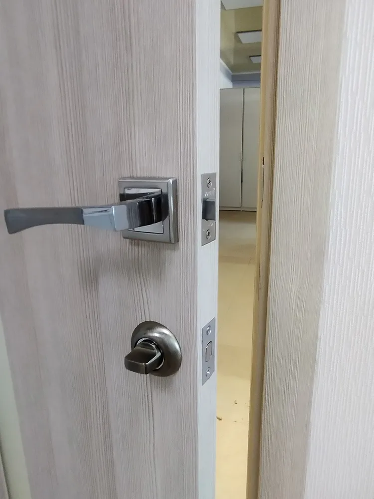 Установка дверного замка