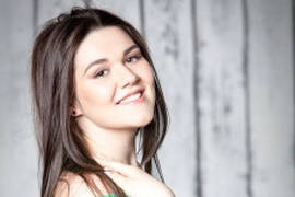 Дина ГАРИПОВА   Российская певица,  Заслуженная артистка Республики Татарстан