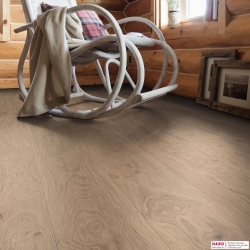 Декор паркетной доски Haro Дуб Белый Маркант Браш 4V 1-пол, масло 527326 в интерьере комнаты