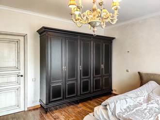 Шкаф для одежды пятистворчатый.