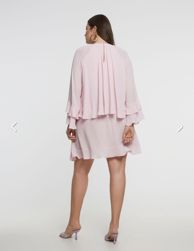 Нарядное платье светло-розового цвета