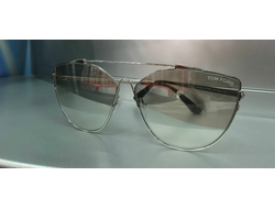 Солнцезащитные очки Tom Ford 563 16C