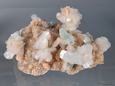 Флюорапофиллит, стильбит, гейландит. 125*80*60мм