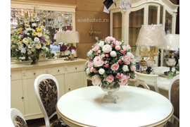 Авторские Композиции из искусственных цветов в интерьере разных форм №30