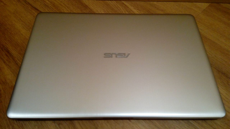 ASUS VIVOBOOK PRO N580VD-DM069T ( 15.6 FHD i7-7700HQ GTX1050 8Gb 1Tb + 128SSD )