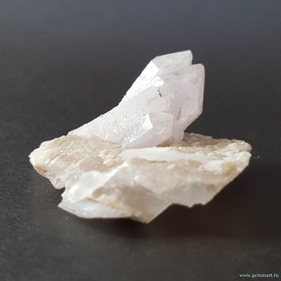 Кристаллы Аметистового Кварца на породе