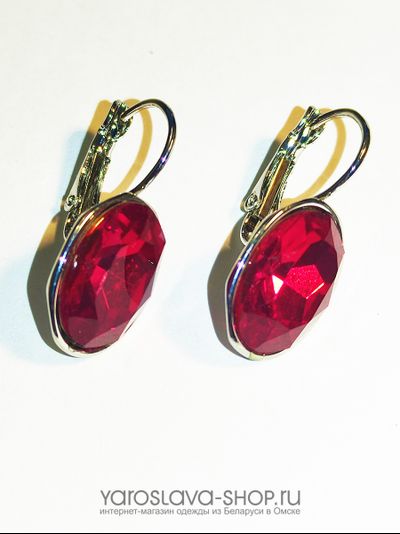b-119.  Серьги с красными цирконами овальной формы.