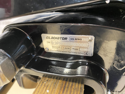 Лодочный мотор GLADIATOR G9.9PRO FHS шильдик