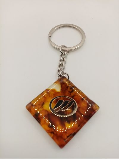 Брелок из натурального янтаря "Lifan"