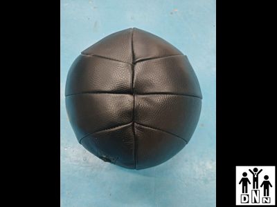 Набивной мяч медбол 3кг из натуральной кожи со шнуровкой. Диаметр 19см DNN