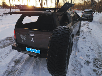Кунг экспедиционный 3-дверный КДТ на Мицубиси Л200 2015+ с силовым задним бампером и калиткой