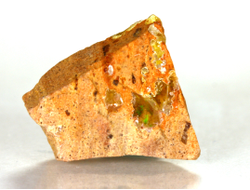 Опал благородный в породе (15*12*6 мм, 1,4 г) №3508