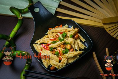 Спаржа с арахисом 凉拌腐竹 100гр