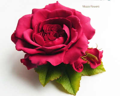 Заколка/брошь/ободок "Темно-красная роза с бутонами".